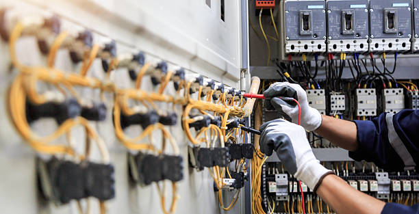 Professional Electrician technician working in Hayti, PA